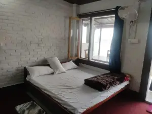 Nivedita Home Stay