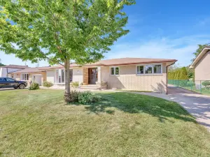 Park Bungalow #4 - Seacliff Beach Suites