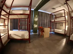 Stay Hybrid Hostel