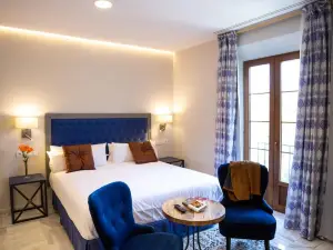 Plazuela del Carbón Suites