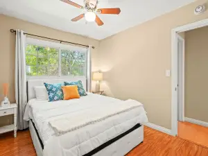Cozy Getaway Bright Clean Fully Equipped