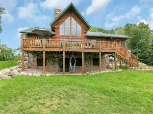 Mille Lacs Lake Lodge-Game Room-Theatre and More!