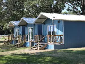 #49 Cozy Lake Front Cabin w/AC, WiFi & Breathtaking Views! Marina w/Free Fishing