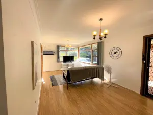 Campbelltown Holiday Home 3 Bed & Parking