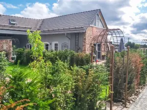 Amazing Home in Elsterheide with Outdoor Swimming Pool, Wifi and 3 Bedrooms
