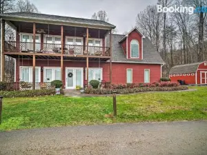 Dog-Friendly Family Home Steps to Norris Lake