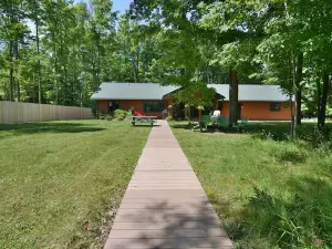 Namakagon Landing 4 Bedroom Home by RedAwning