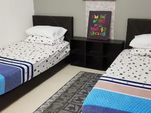 Fahaz Lumut Homestay