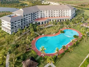 Melia Vinpearl Cua Hoi Beach Resort