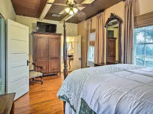 Vintage Louisiana Vacation Rental Home