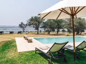 Anabezi Camp
