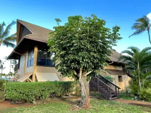 2BR/1BA Condo: Amazing Views, Pool, Lanai, and best Sunsets