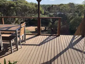 Lovely 3 bedroom home with river views. Perfect location to explore the Island.