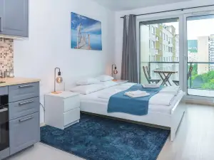 WaterFront City Apartments by UrbanRent