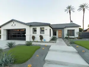 Calypso by AvantStay Entertainer’s Paradise Pool Hot Tub Putting Green