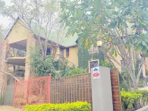 Full Moon Guest House
