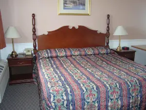Royal Napanee Inn