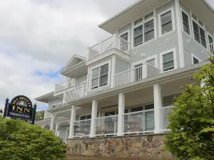 The Sea Breeze Inn