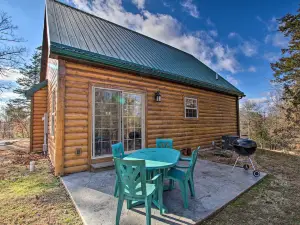 Close to Vineyards Updated New Haven Retreat!