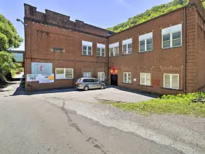 'Timeless' Gary Studio, Atv Trails on-Site!