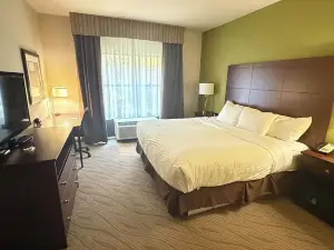 Cobblestone Inn & Suites - Marquette