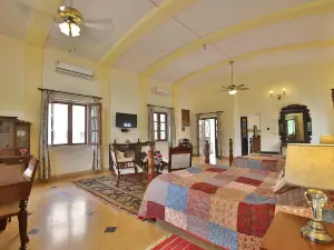 Roop Niwas Kothi, Near Mandawa