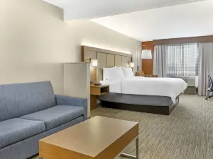 Holiday Inn Express & Suites Louisville South-Hillview