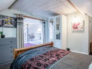 The Penthouse - 1 Bedroom Penthouse - Milford Haven