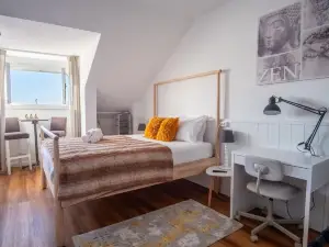 Naval Guest House & Bistrô