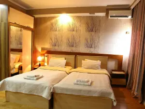 Dkd-Bridge Hotel