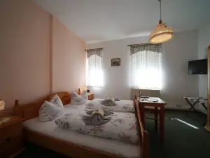 Gaststätte & Pension Lichtenhainer Wasserfall