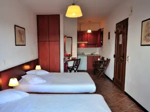 Eye Q Resort