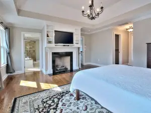 "Sea-Duced" by the Beach! Entire Home Near Downtown Fairfield