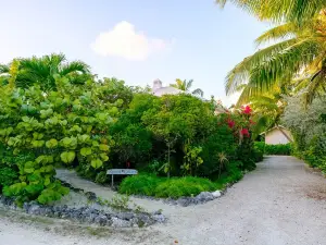 Peaceful North End of Hope Town