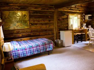 Midnight Sun Log Cabins