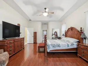 Charming 3br Oasis Comfort, Pool & Sunshine 3 Bedroom Home