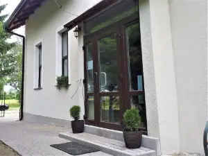 Stara Szkołas7 Noclegi,MZajezierze 8 14-330 Mazury