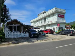 RedDoorz Syariah Near Kantor Bupati Pantai Pandan Sibolga