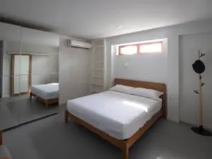 Nutnicha River House