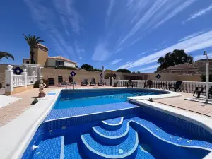 Villa with Private Pool in El Chaparral
