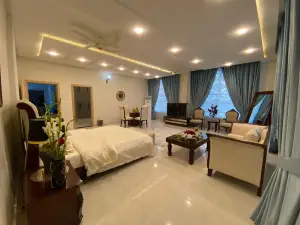AR RAZZAQ RESORTS & FARMHOUSE
