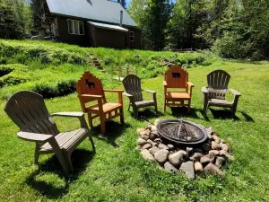 Vermont cabin on a brook close to White Mountains