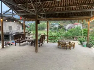 Nhà Cổ Bản Giốc Homestay - Làng đá Khuổi Ky