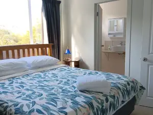 Purple Hen Country Lodge