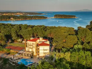 Premantura Resort - Hotel & Restaurant