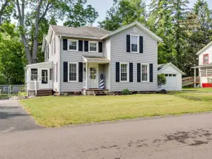 Sodus Point Home - Walkable to Beach!