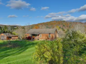 Romantic Afton Escape w/ Fire Pit & Scenic Views
