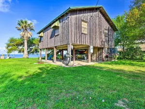 Fishing Pier, Kayaks Bayfront Home in Palacios!