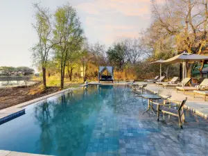 ลอจ์เกมแบล็คไรโน