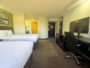 ทราเวลลอดจ์ บาย วินด์แฮม โฟลวูด/แจ็คสัน/แอร์พอร์ต นอร์ท